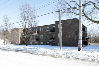 17 Roland St in Guelph, ON - Building Photo - Building Photo