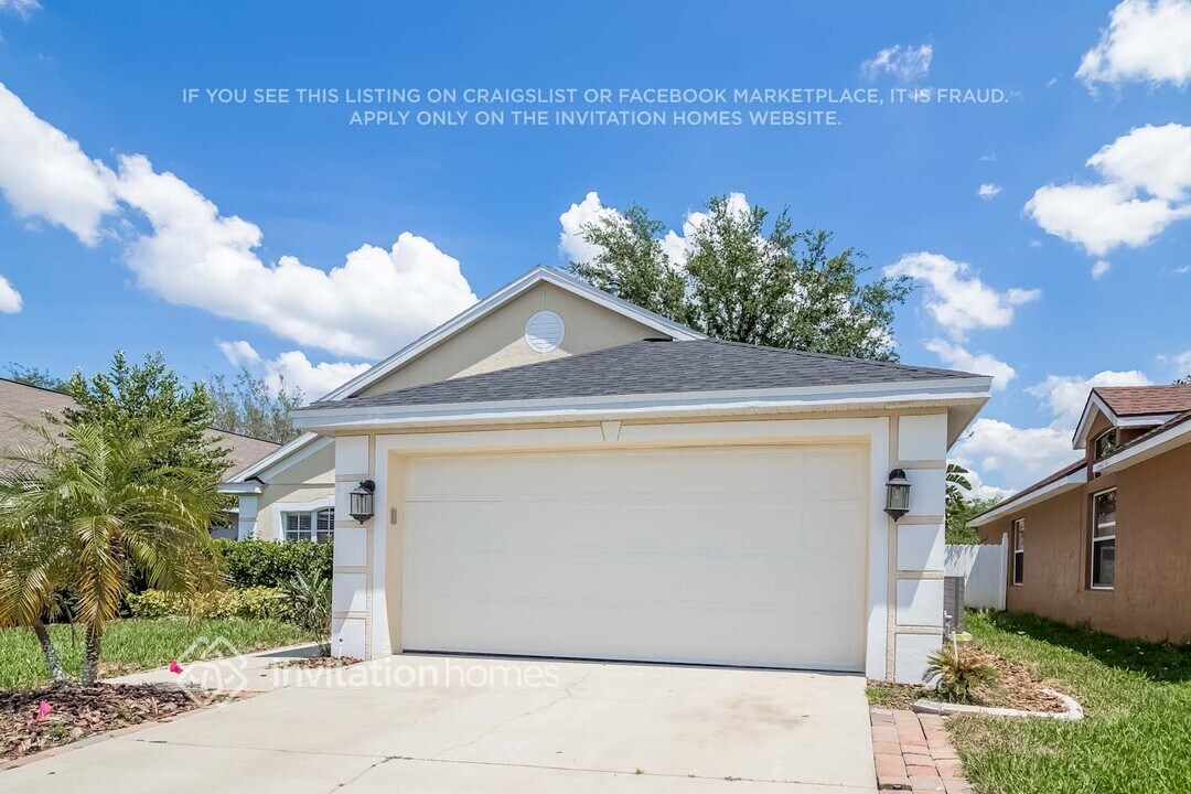 2825 Falcon Crest Pl in Lake Mary, FL - Foto de edificio