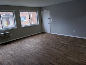 1302 Carol St, Unit TWO BEDS in Park Ridge, IL - Building Photo - Building Photo
