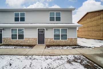 Longfellow Townhomes in Lima, OH - Building Photo - Building Photo