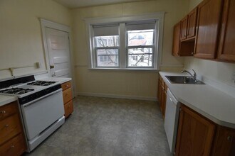37 Claflin Rd in Brookline, MA - Building Photo - Building Photo
