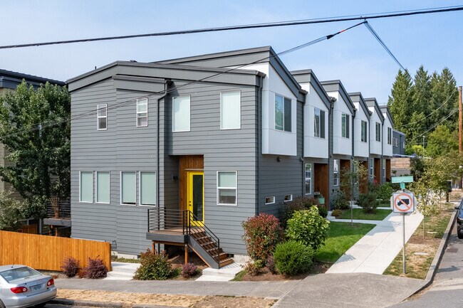 8622 N Edison St in Portland, OR - Foto de edificio - Building Photo