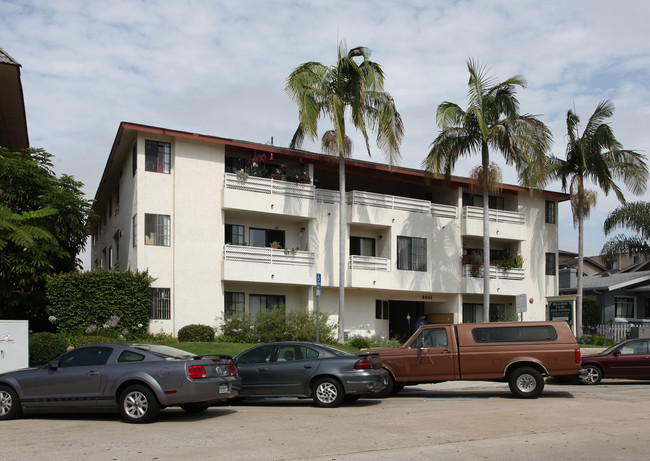 Hillcrest Palms Senior Apartments in San Diego, CA - Building Photo - Building Photo