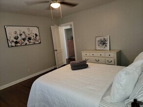 1104 N Duval St in Tallahassee, FL - Building Photo - Building Photo