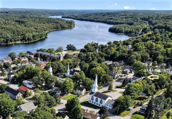 33 Middle St in Hallowell, ME - Foto de edificio