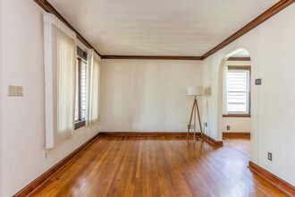 27 Oakdale Ave in Millburn, NJ - Building Photo - Building Photo