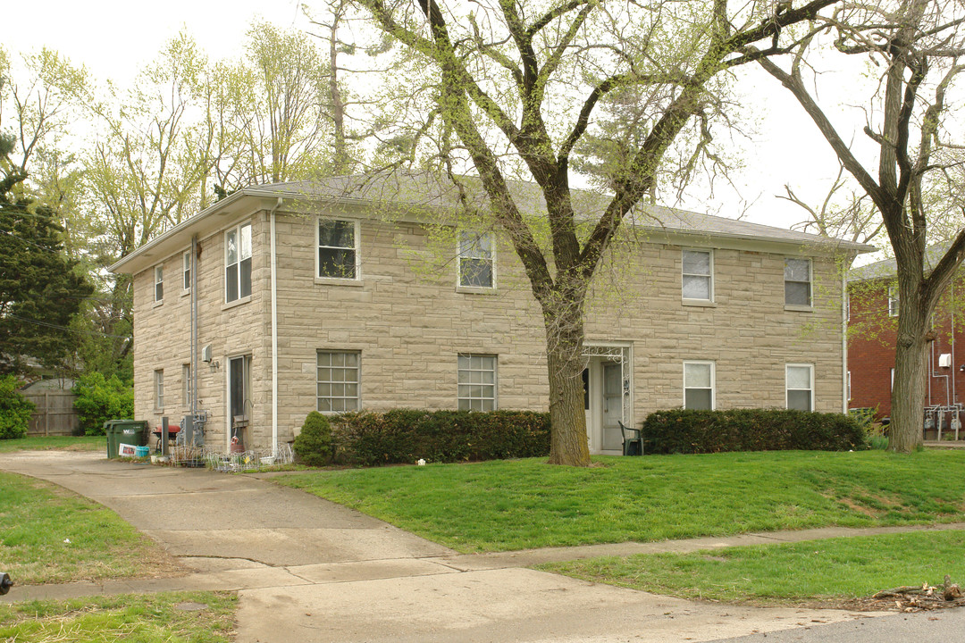 2405 Hermitage Way in Louisville, KY - Building Photo