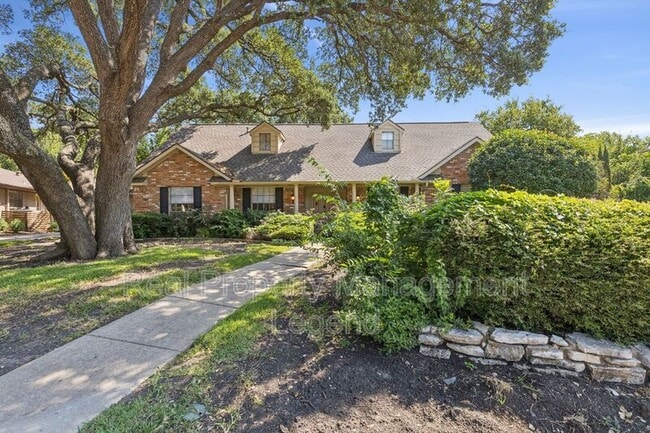 property at 2016 Willowbrook Way
