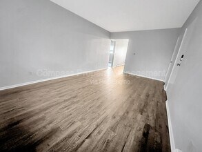 2835 S Burdick St in Kalamazoo, MI - Foto de edificio - Building Photo