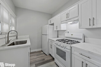 1049 E 5th St in Long Beach, CA - Building Photo - Interior Photo