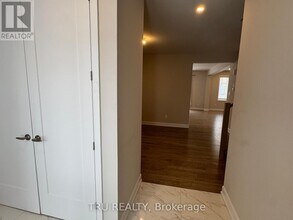 655 Terrier Cir in Ottawa, ON - Building Photo - Building Photo