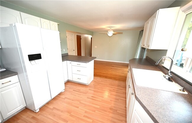 1093 Washington St in Spencerport, NY - Building Photo - Building Photo