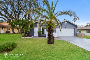 11 Maple Run in Haines City, FL - Building Photo