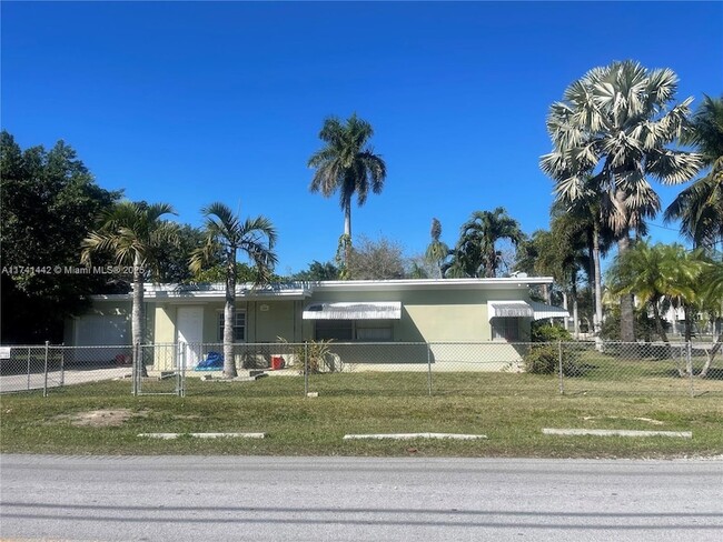 24940 SW 134th Ct, Unit Apt 101 in Homestead, FL - Building Photo - Building Photo