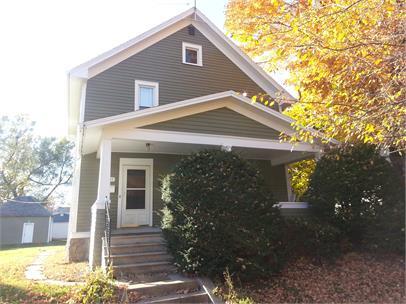 1807 Clay St in Cedar Falls, IA - Building Photo