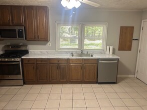 5704 Centerville Rd in Williamsburg, VA - Foto de edificio - Building Photo