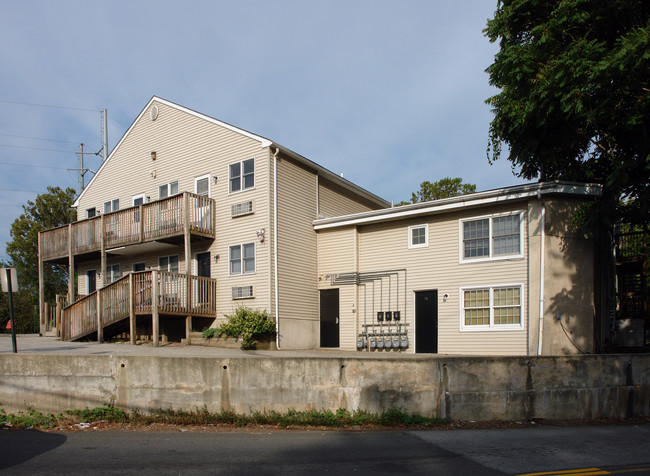 365-369 W Elm St in Conshohocken, PA - Foto de edificio - Building Photo