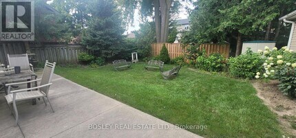 6 Youngmill Dr in Toronto, ON - Building Photo - Building Photo