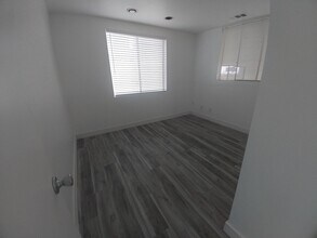 1150 Granville Ave in Los Angeles, CA - Building Photo - Building Photo