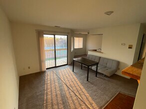 2200 Hedgerow Road in Columbus, OH - Building Photo - Building Photo