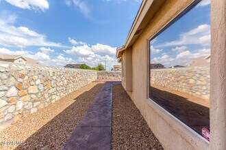 10964 Northview Dr in El Paso, TX - Building Photo - Building Photo
