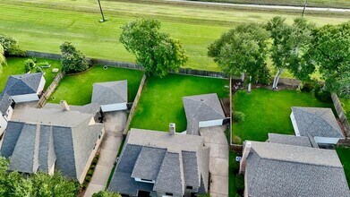 2422 Stephens Grant Dr in Sugar Land, TX - Building Photo - Building Photo