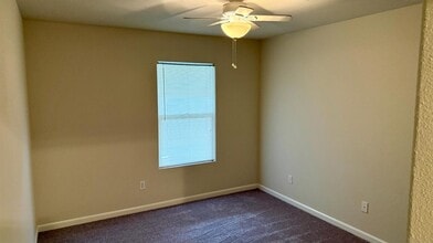 121 W 2nd St in Hanford, CA - Building Photo - Building Photo