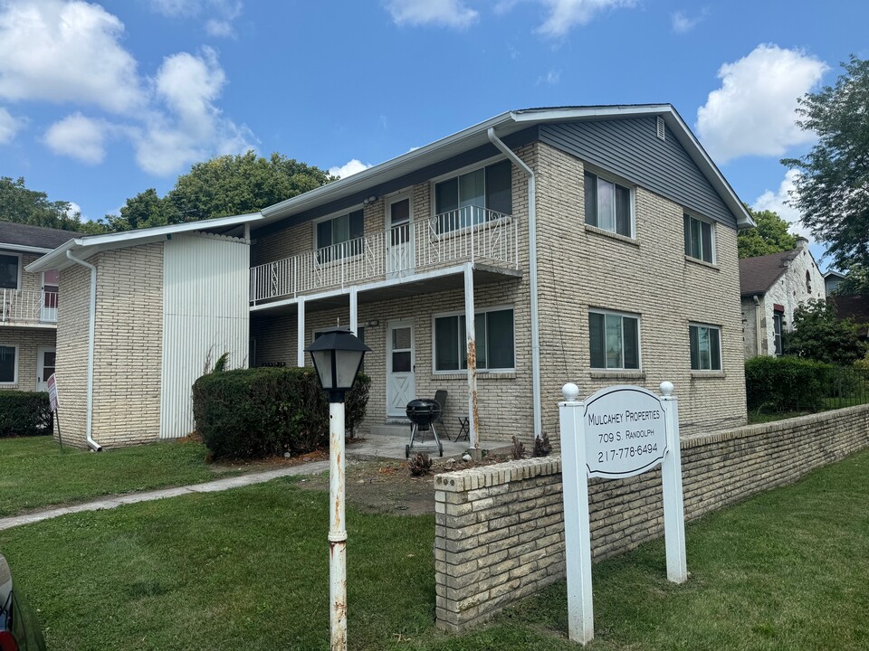 709 S Randolph St in Champaign, IL - Building Photo