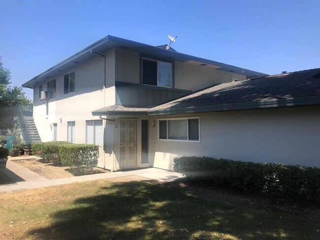 323 Blossom Hill Rd in San Jose, CA - Building Photo - Building Photo