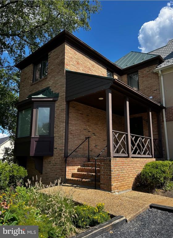 property at 218 E Marshall St