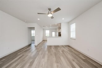 8004 Linnie Ln in Austin, TX - Building Photo - Building Photo