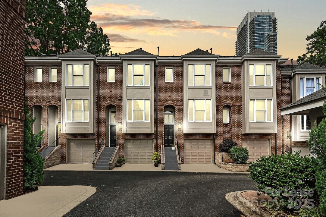 343 W 7th St in Charlotte, NC - Building Photo