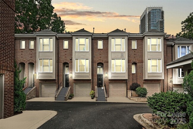 property at 343 W 7th St