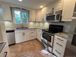 3 Farnham Rd in West Hartford, CT - Building Photo - Building Photo