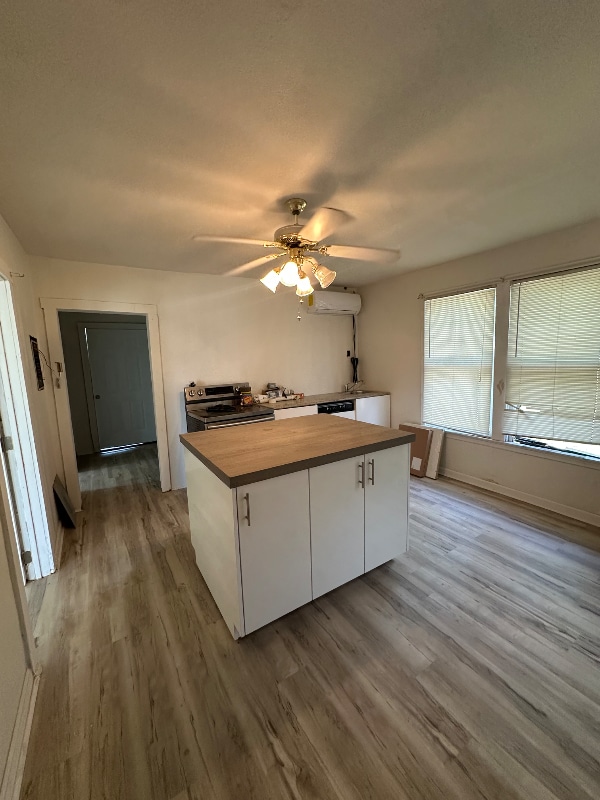2123 Delgado St in San Antonio, TX - Building Photo - Building Photo