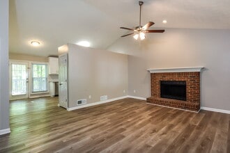 580 Toonigh Rd in Woodstock, GA - Building Photo - Building Photo