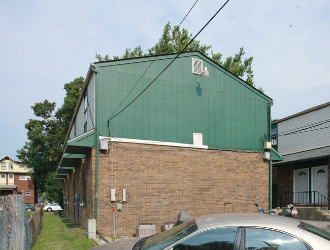 1448 Highland St in Columbus, OH - Foto de edificio - Building Photo