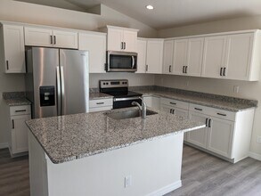 5837 Babian Rd in North Port, FL - Building Photo - Building Photo