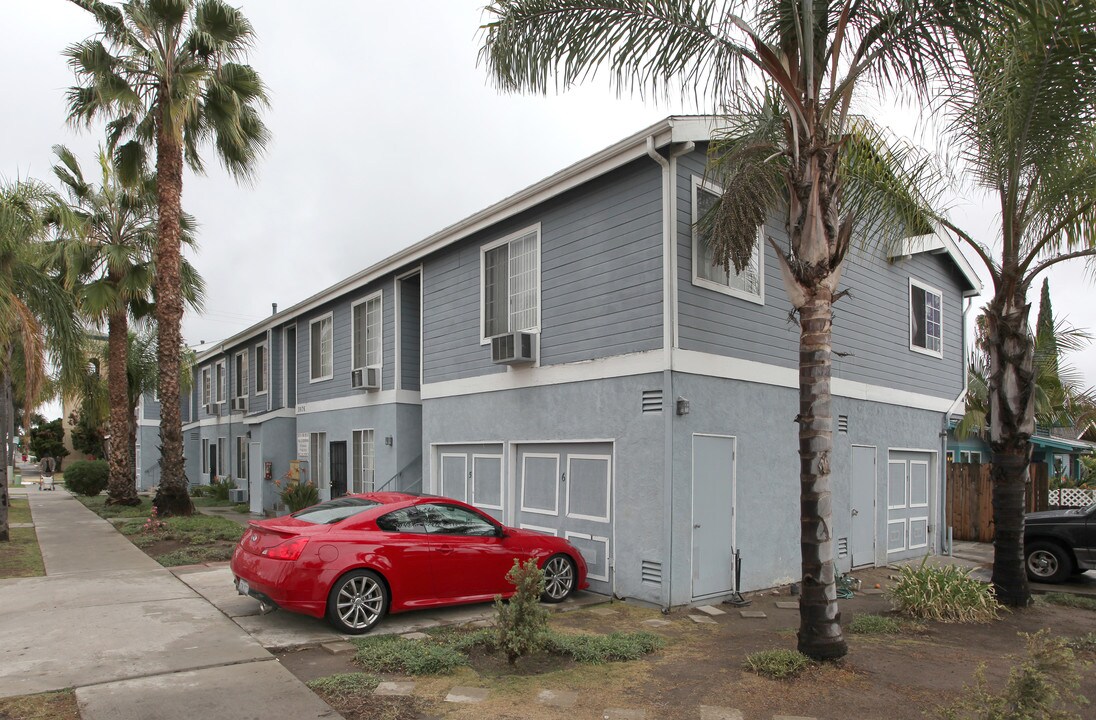 3076 Lincoln Ave in San Diego, CA - Building Photo