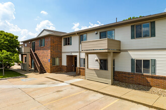 Sandridge Apartments in North Platte, NE - Foto de edificio - Building Photo
