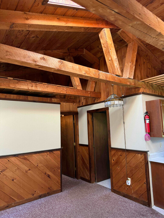 115 Vacation Estates Ln-Unit -2 in Farmington, ME - Foto de edificio
