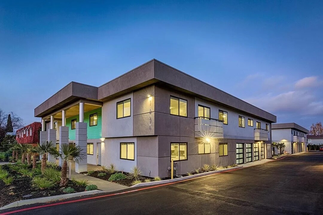 1662 Hollenbeck Ave in Sunnyvale, CA - Foto de edificio