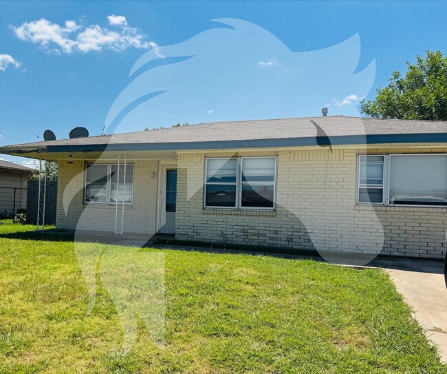 property at 4820 NW Hoover Ave