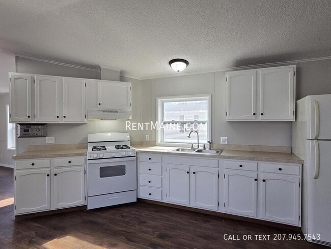 41 Hatch St in Richmond, ME - Building Photo - Building Photo