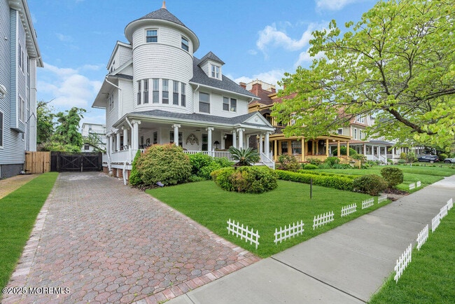 property at 304 8th Ave