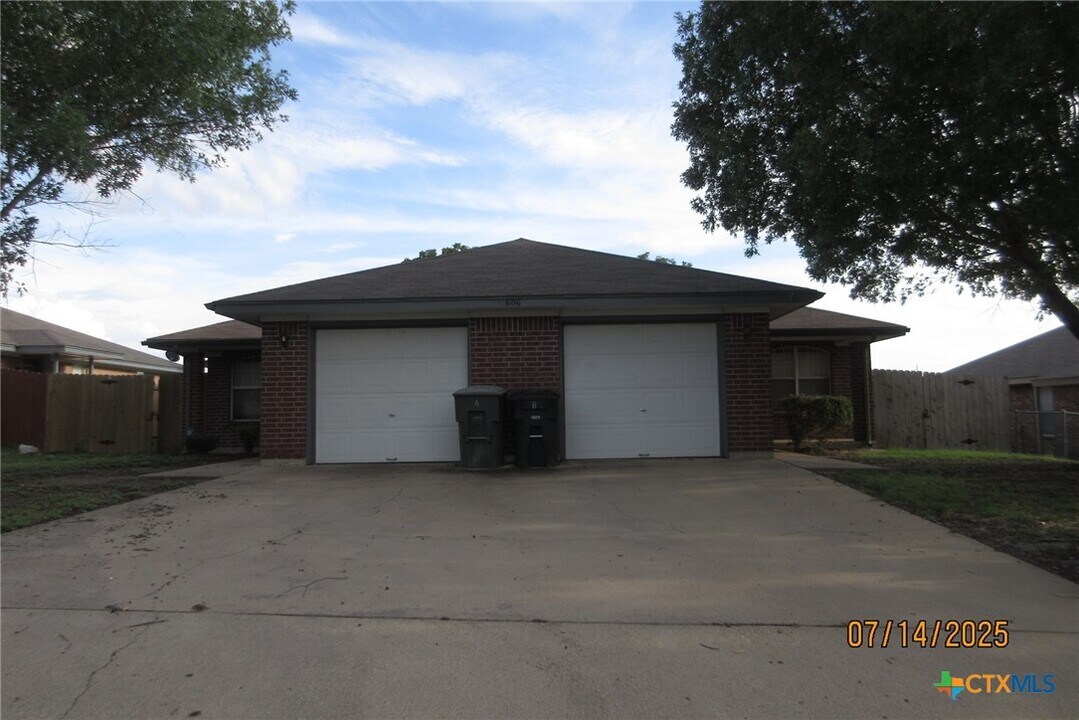 2606 Edgefield St in Killeen, TX - Building Photo