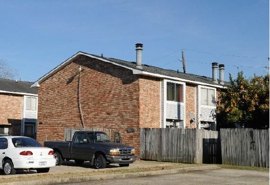 8726 Elvin Dr in Baton Rouge, LA - Foto de edificio