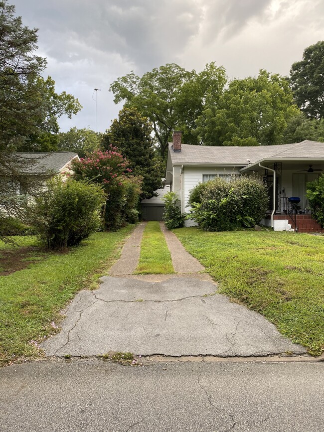 225 S Germantown Rd, Unit B