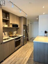 185 Dunlop St E in Barrie, ON - Building Photo - Building Photo