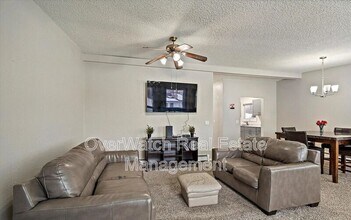 9231 Elgin Cir in Anchorage, AK - Building Photo - Building Photo